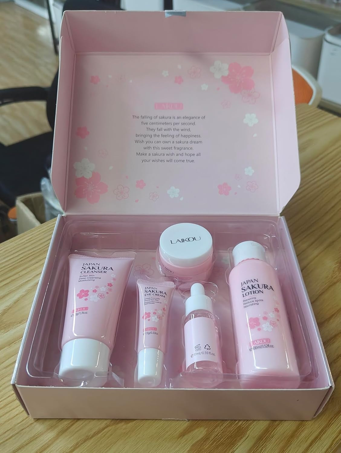 Sakura Skincare Kit for Teenage Girls Women, 5Pcs Skin Care Travel Present Set with Cleanser, Toner, Serum, Eye Cream, Face Cream